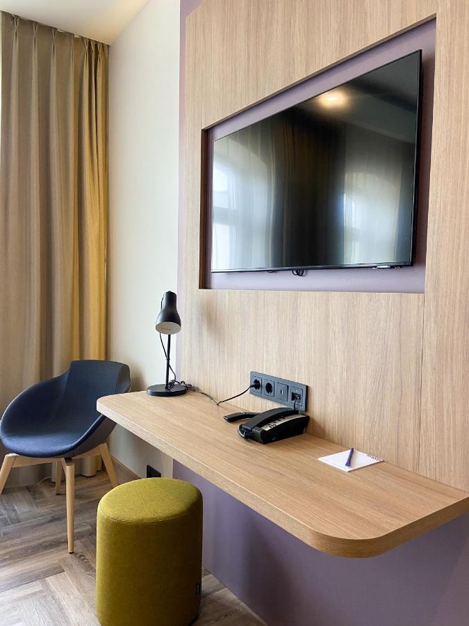 Conti 4*